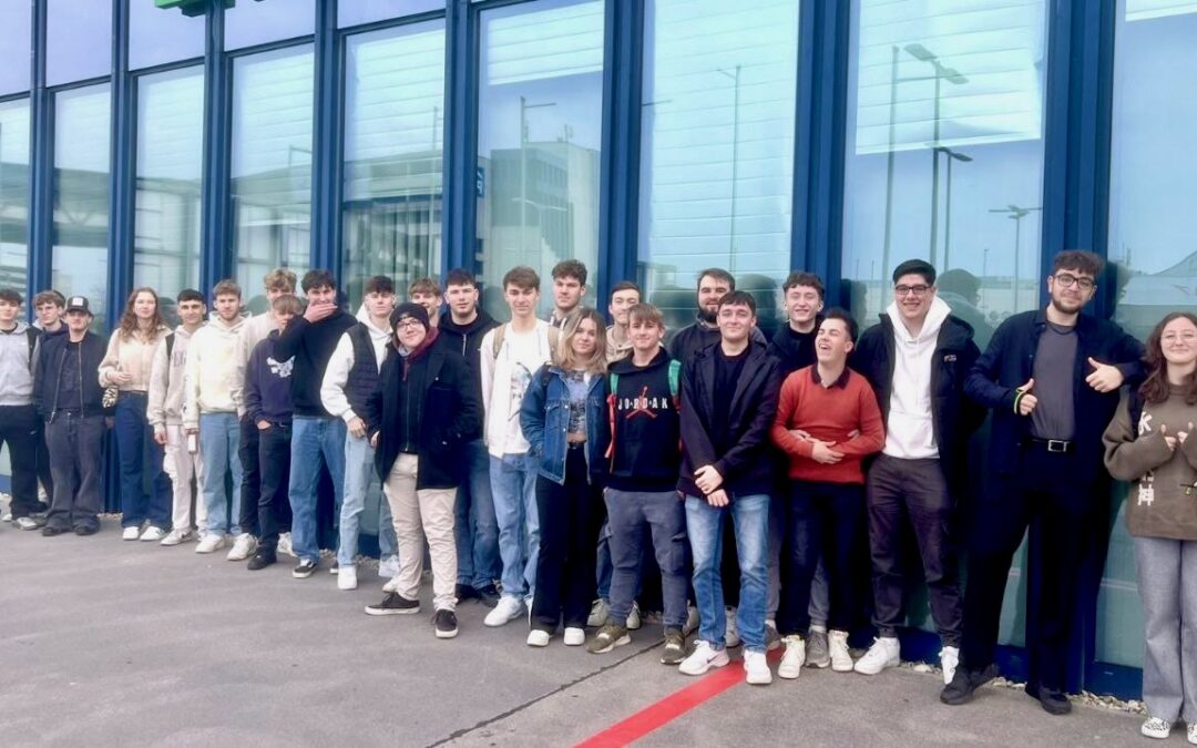 Entdeckungsreise zum Flughafen Wien: Schülerinnen und Schüler tauchen ein in die Welt der Sicherheit